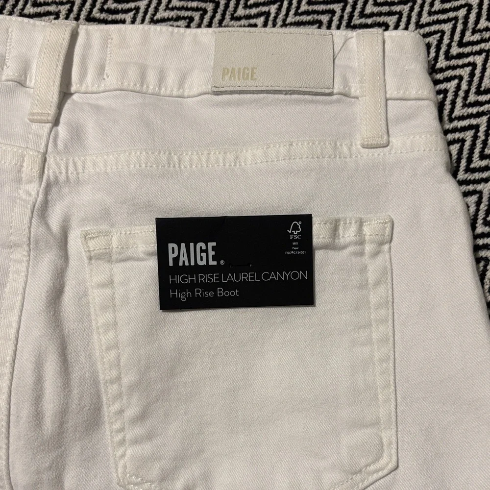 PAIGE High Rise Laurel Canyon White Jean Shorts - Sz 26
